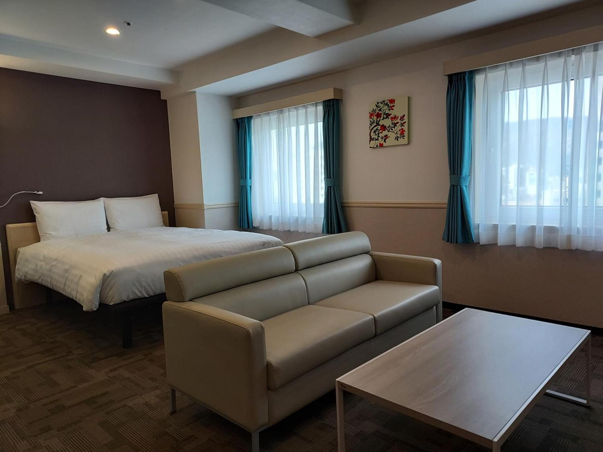 Toyoko Inn Changwon Exterior foto