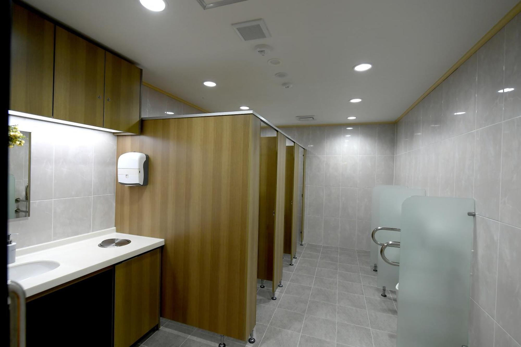 Toyoko Inn Changwon Exterior foto