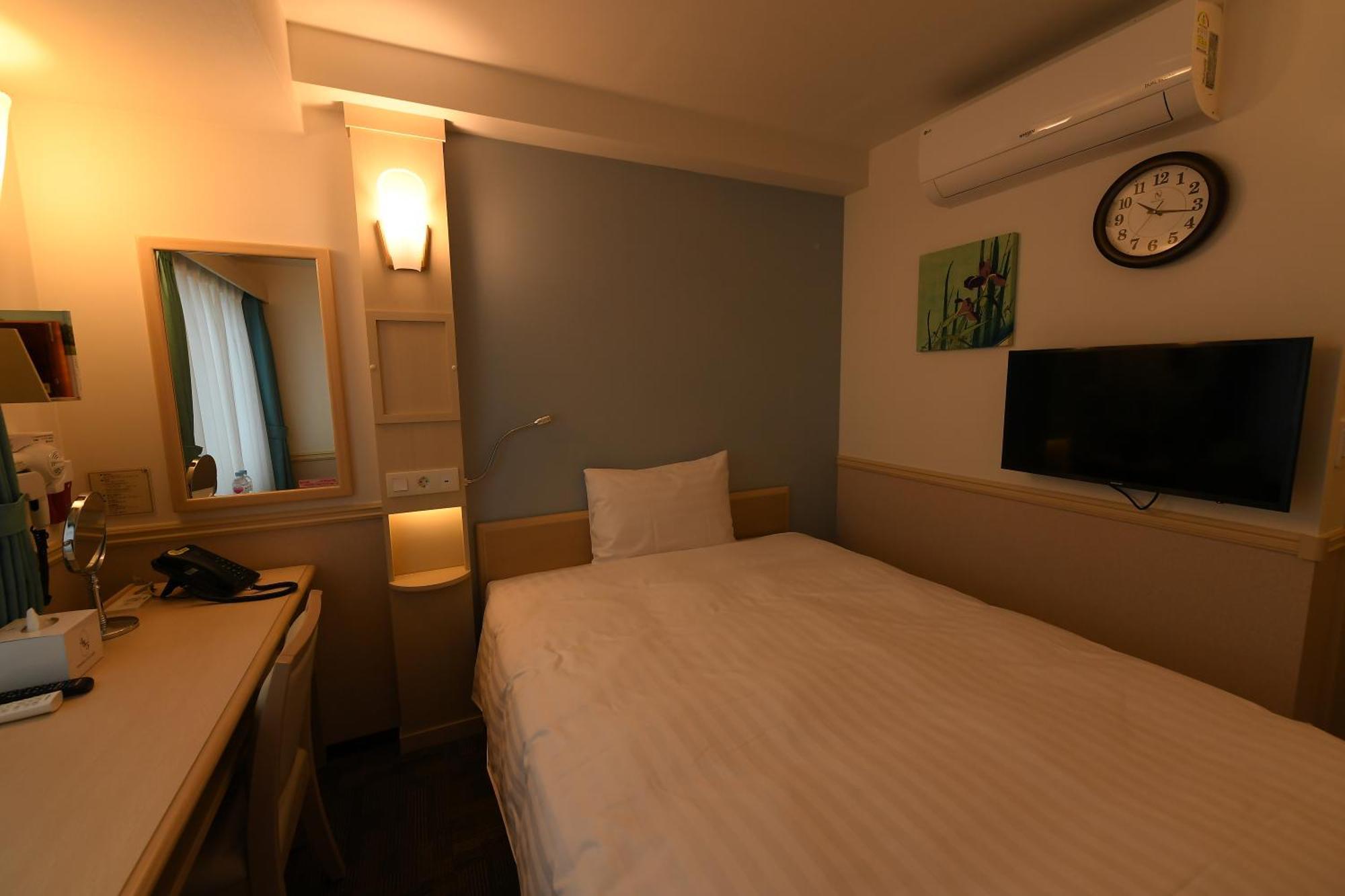 Toyoko Inn Changwon Exterior foto