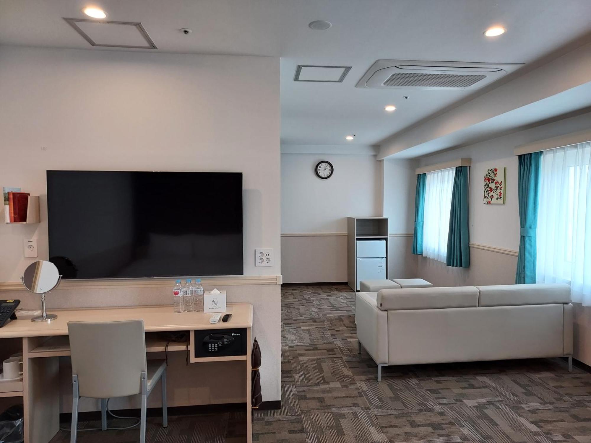 Toyoko Inn Changwon Exterior foto